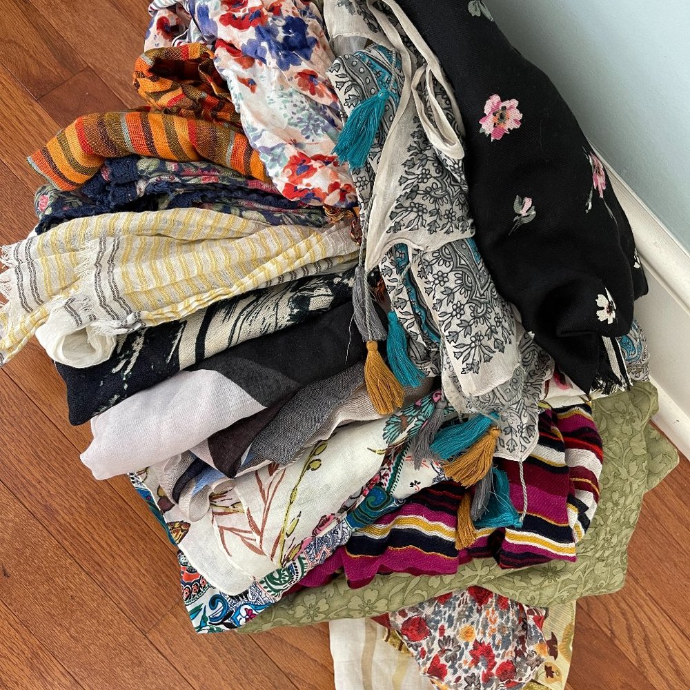 Lot of scarves/wraps